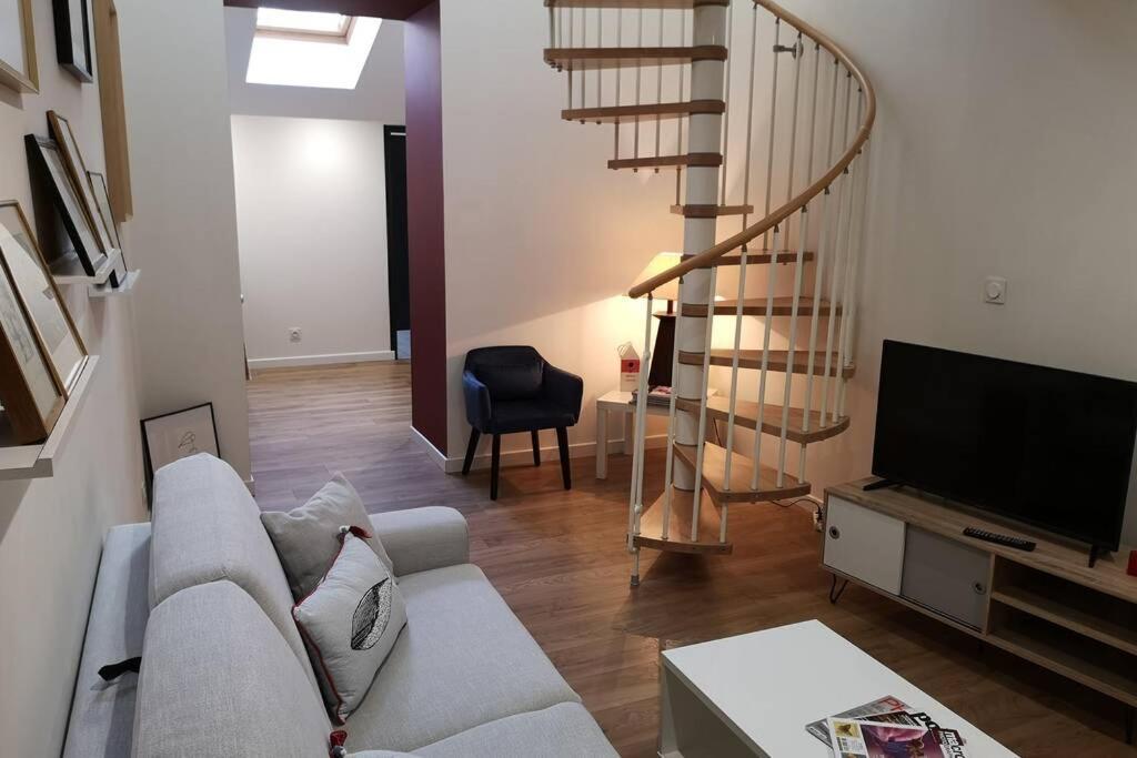 Le Duplex Des Quais Apartment บลัวส์ ภายนอก รูปภาพ